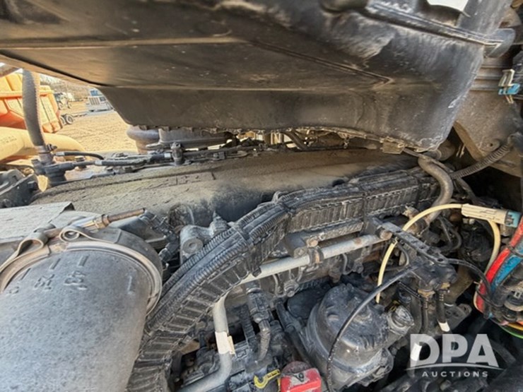 peterbilt-567-image-59