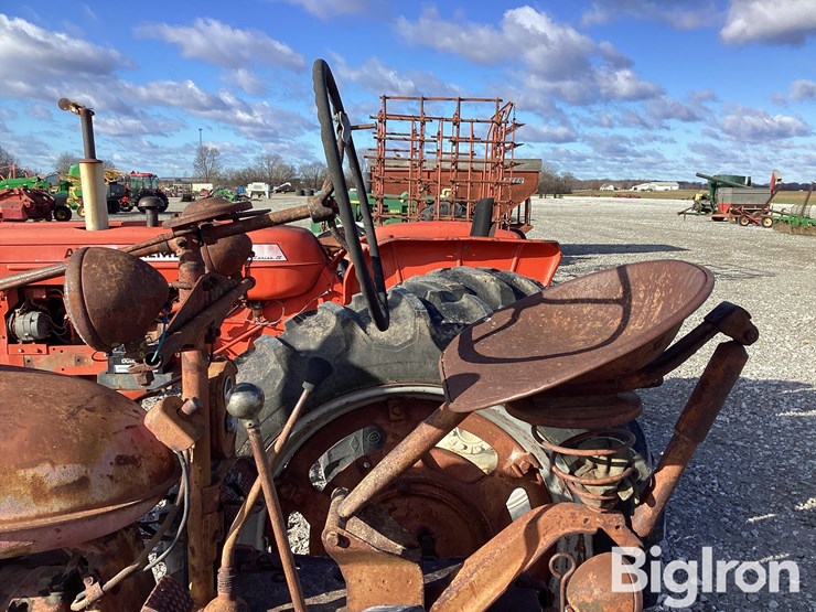 farmall-h-2wd-tractor-image-18