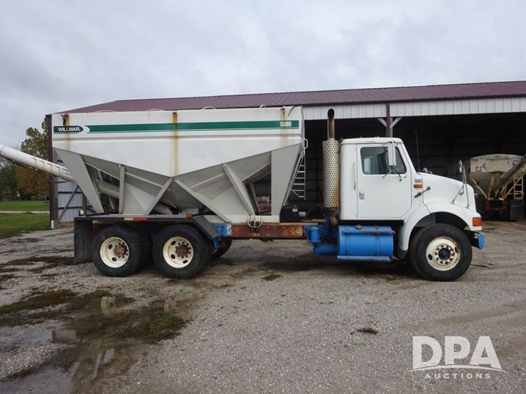 2003-international-8100-image-12