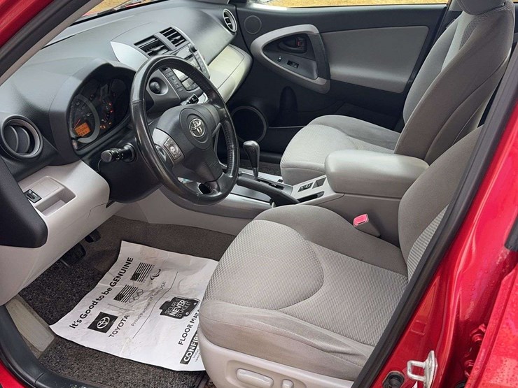 2006-toyota-rav4-image-10