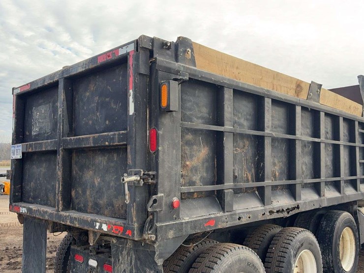 1999-mack-cl713-image-11