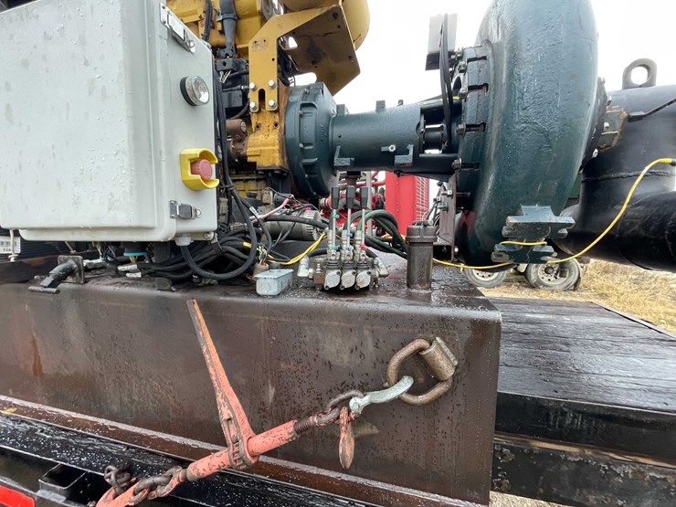 international-4900-image-42