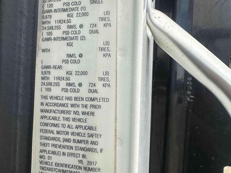 2017-mack-granite-gu713-image-22