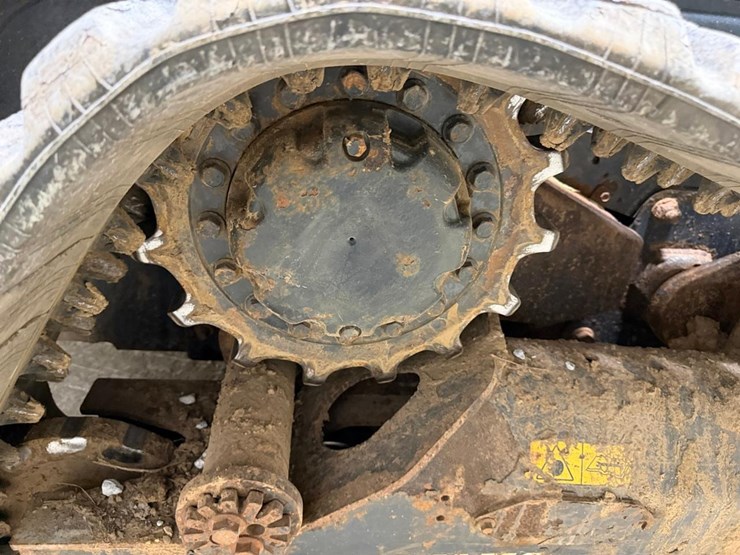 2022-bobcat-t76-image-19