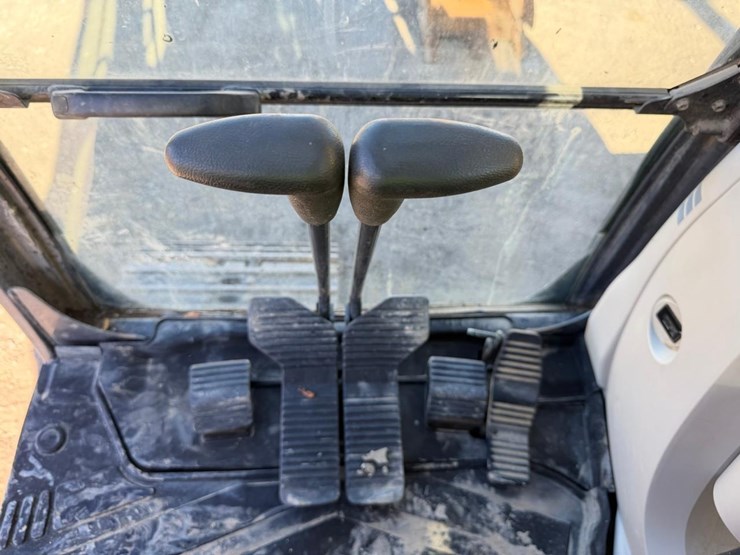 kobelco-sk140-image-39