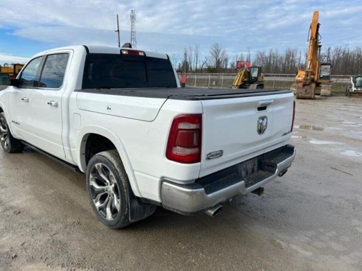 2020-ram-1500-laramie-longhorn-image-34