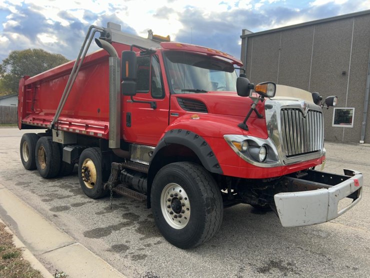 #1673-•-2002-international-workstar-tri-axle-dump-truck-image-7