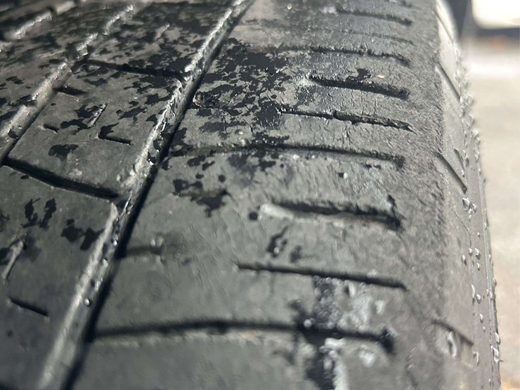 2017-ford-explorer-image-16