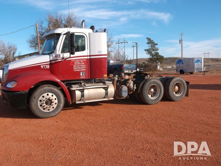 2007-freightliner-columbia-112-image-1
