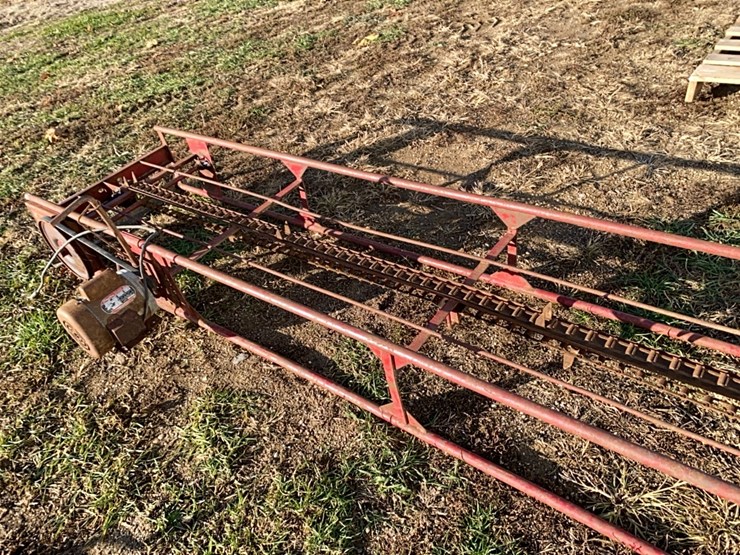 ih-15-bale-elevator-with-motor---16’-image-5