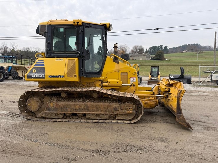 2015-komatsu-d51ex-22-image-6