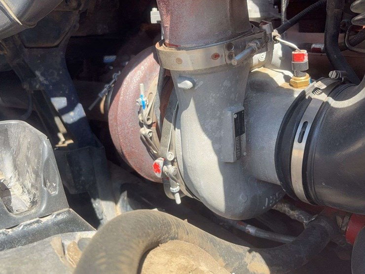 2010-international-lf517-lone-star-dump-truck-image-28