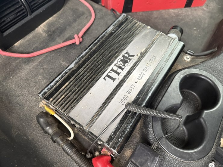 #1830-•-2015-ram-5500-4x4-service-truck-image-32