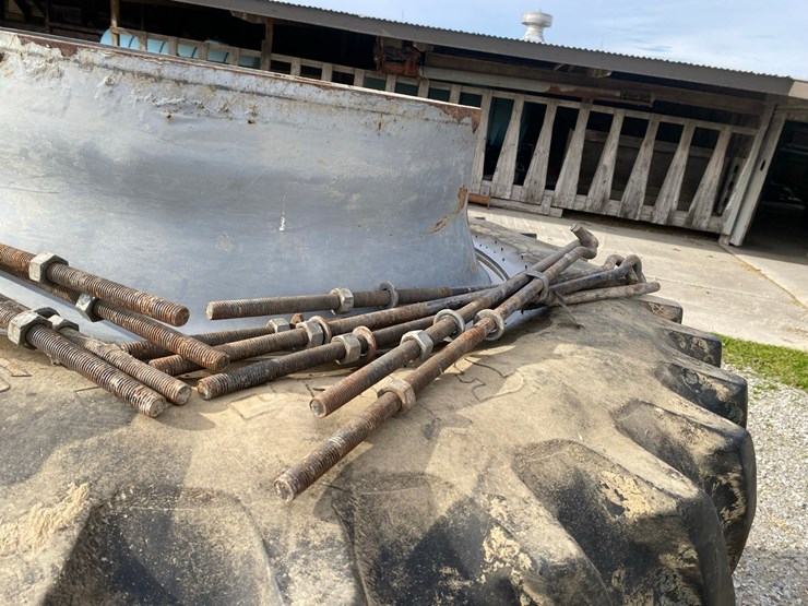 firestone-radial-18.4-38-duals-with-spacers-for-32”-combine-wheels-image-14