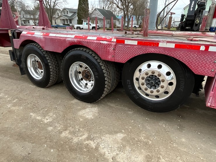 2015-peterbilt-365-image-11