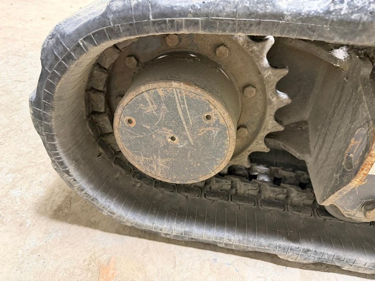 2022-case-cx37c-image-23