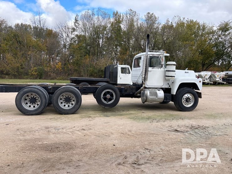 1986-mack-rd686-image-4