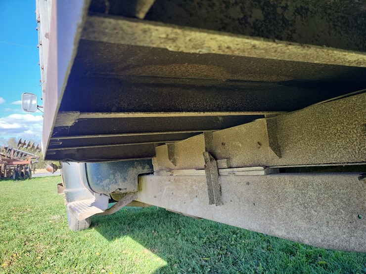 1953-gmc-354-24-round-top-cab-single-axle-grain-truck--needs-axle-shaft-image-18