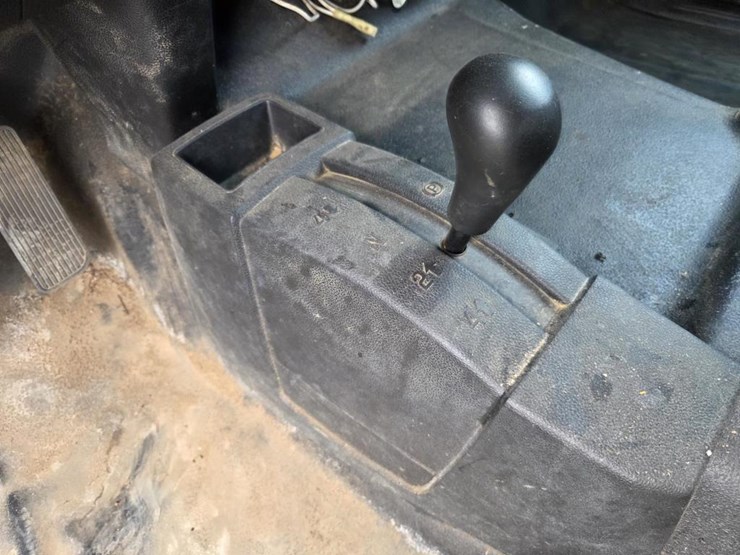 2015-chevrolet-silverado-2500hd-image-56