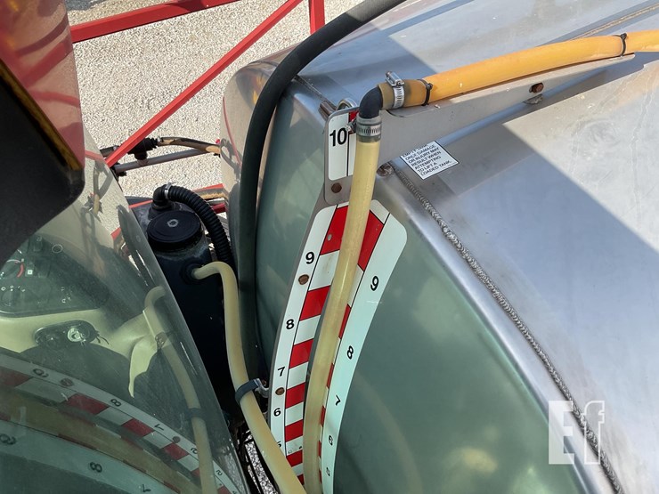 case-ih-patriot-3330-image-43