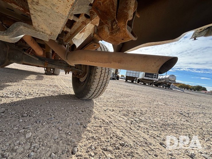 2010-chevrolet-silverado-2500hd-image-35