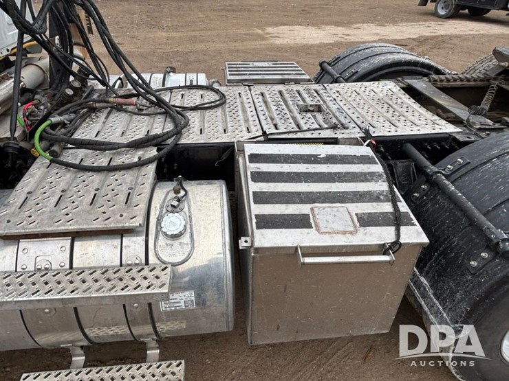 2017-mack-pinnacle-chu613-image-28