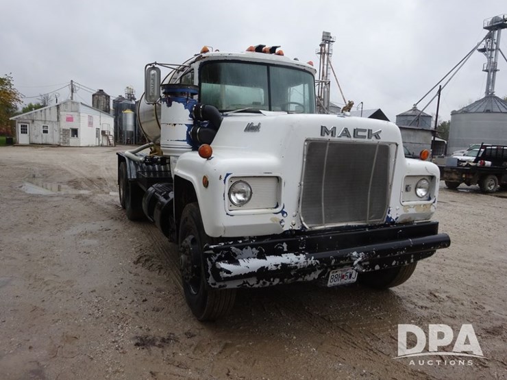 mack-r686st-image-8