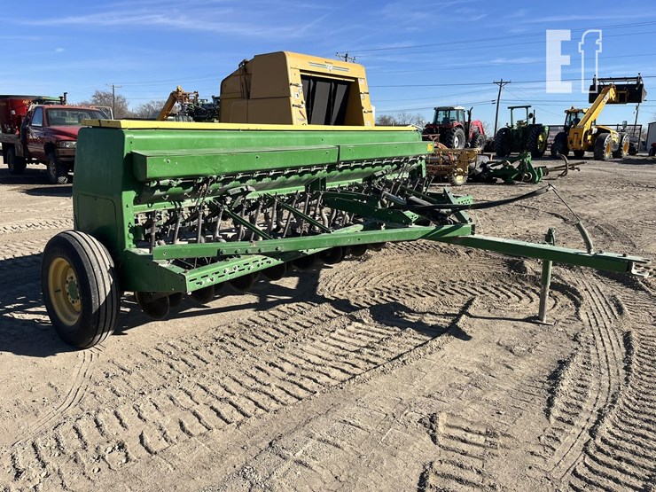 john-deere-8200-image-3