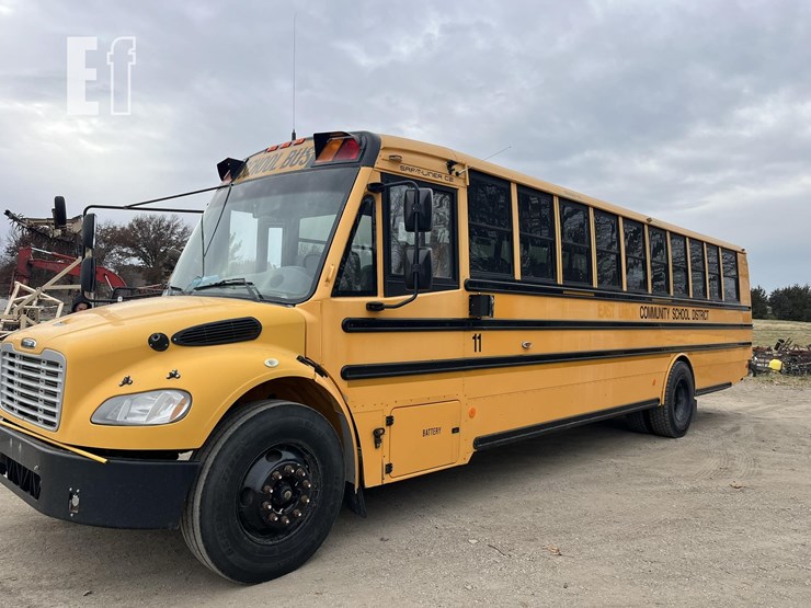 2015-thomas-saf-t-liner-c2-image-1