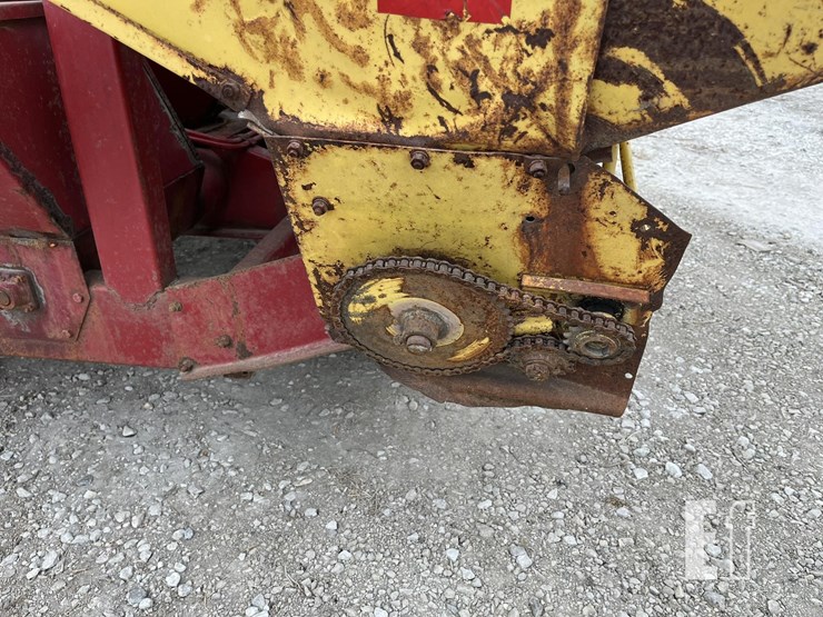 new-holland-354-image-24