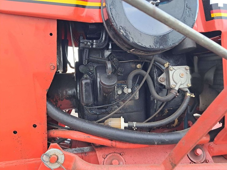 case-444-compact-tractor-image-7