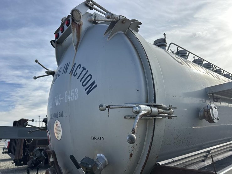 2005-kenworth-t800-image-31