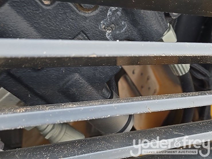 2019-deere-850l-lgp-image-75