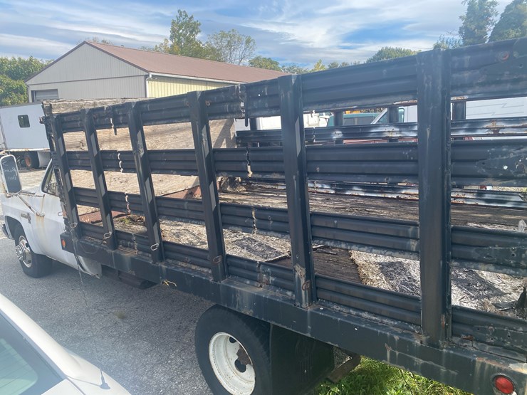 1988-chevrolet-custom-deluxe-30-image-5