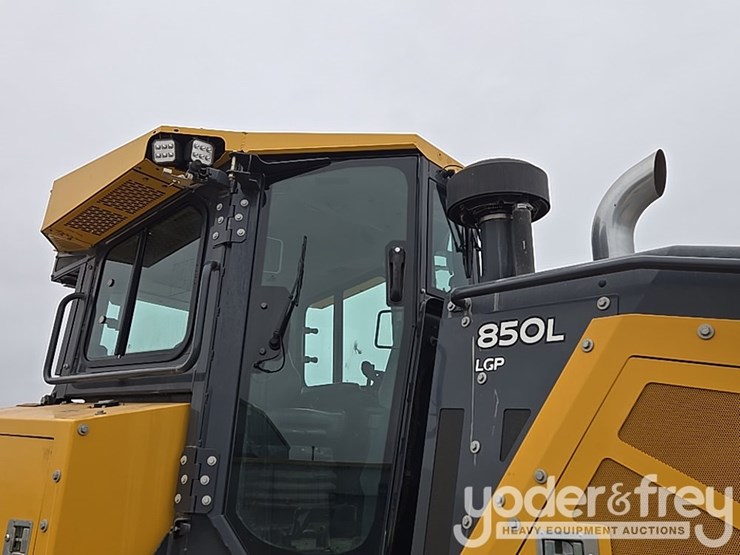 2019-deere-850l-lgp-image-145