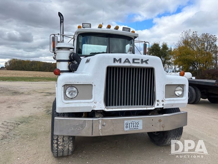 1986-mack-rd686-image-19