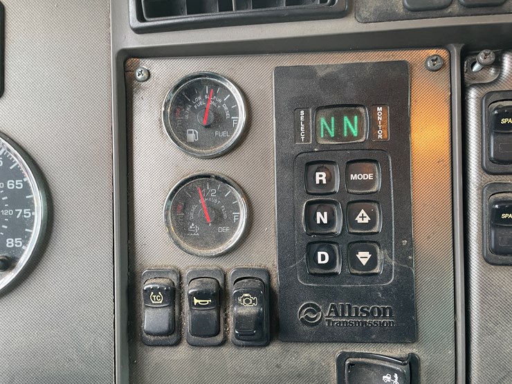 2015-kenworth-t270-image-33