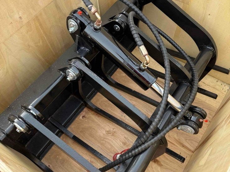 new-agt-mini-stand-on-skid-steer-hydraulic-grapple-bucket-image-1