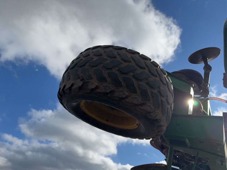 2011-john-deere-1990-image-17