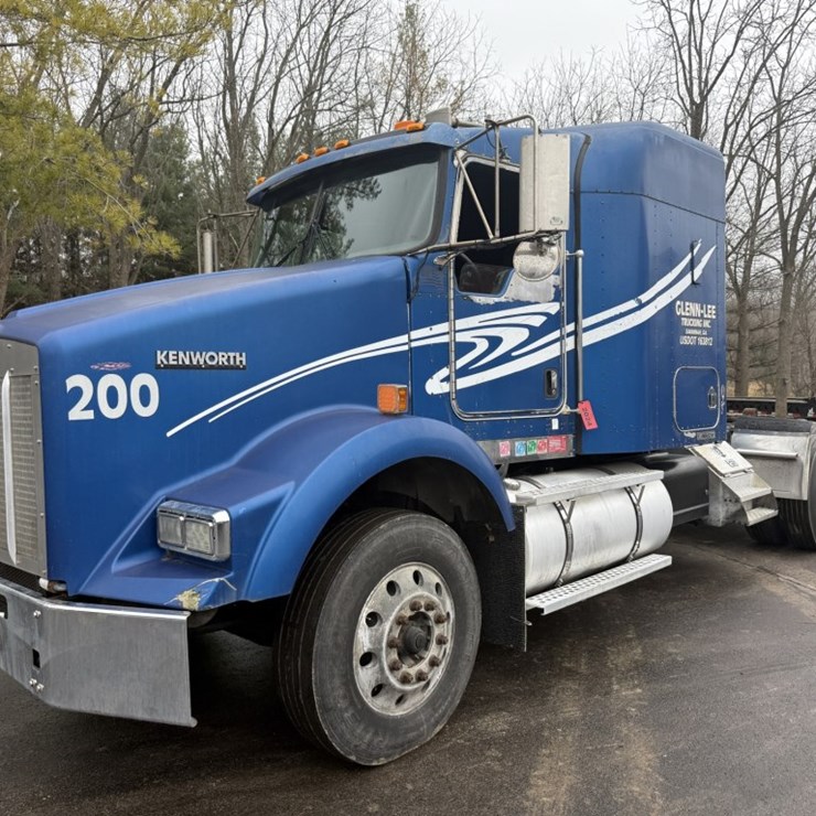 2003 KENWORTH T800