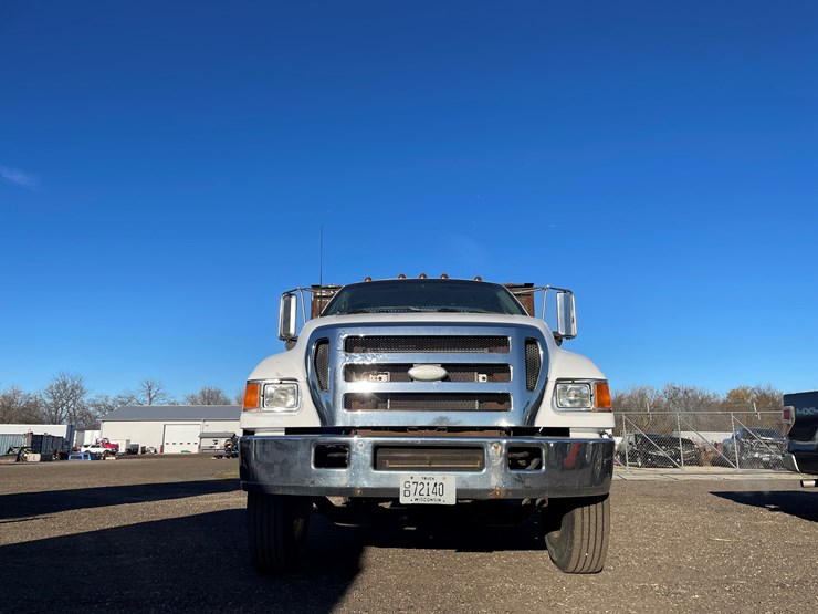 2007-ford-f750-xl-image-2