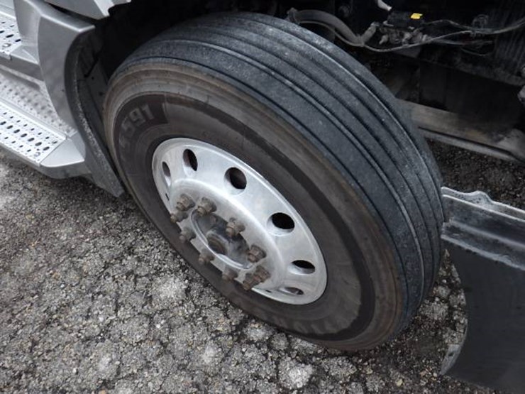 2019-freightliner-cascadia-126-image-29