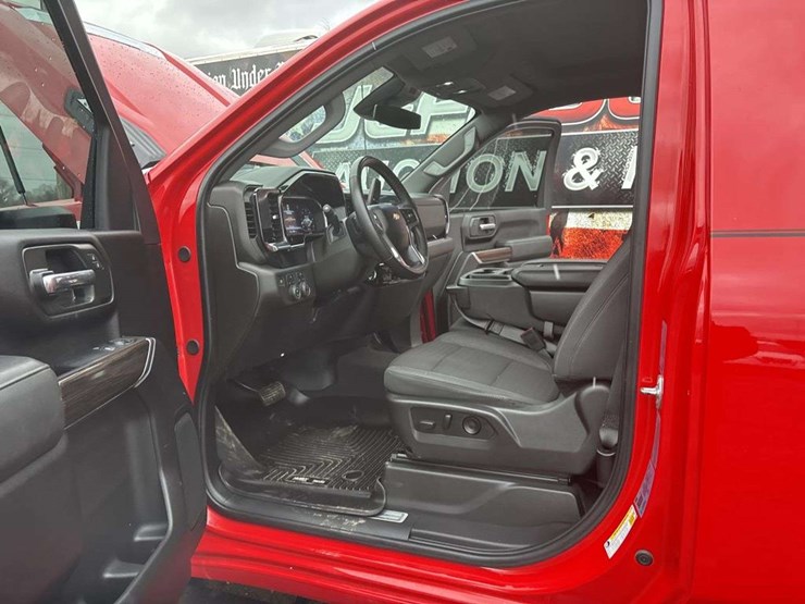 2025-chevrolet-2500-image-14