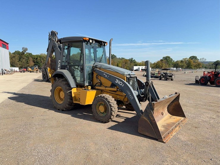 2011-deere-310j-image-2