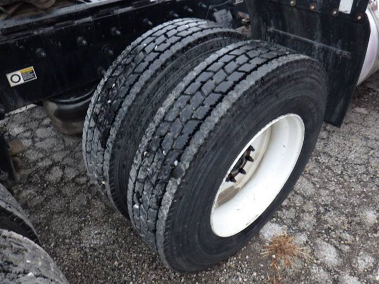 2019-peterbilt-579-image-5