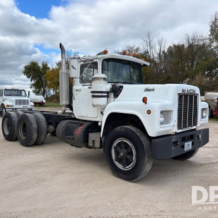 1985 MACK R686ST