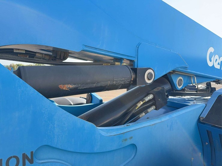 2017-genie-gth844-image-16