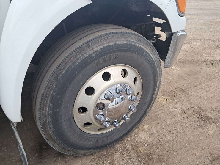 2009-ford-f750-image-9