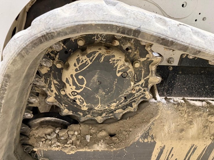 2023-bobcat-t770-image-18