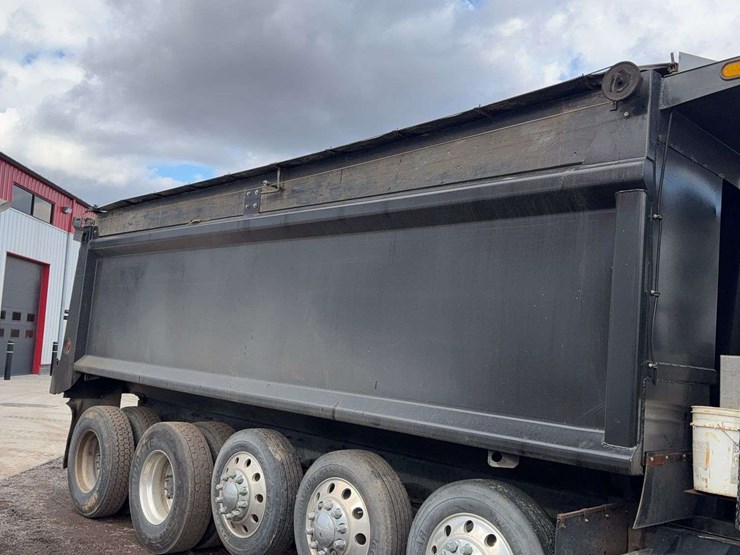 2017-kenworth-t880-image-27